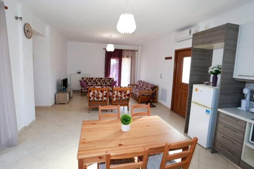Nikiti View Apartment Buitenkant foto